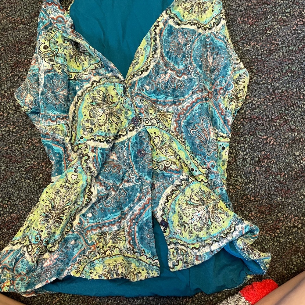 Super cute button up tank
